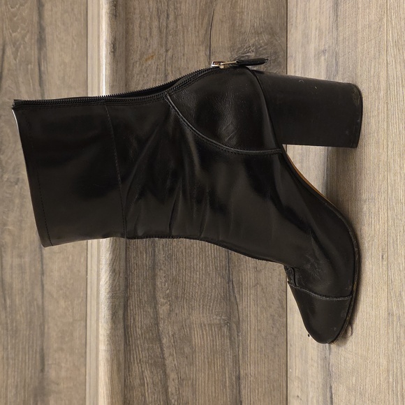 CHANEL Glossy Black Leather Ankle Boots - Picture 10 of 15